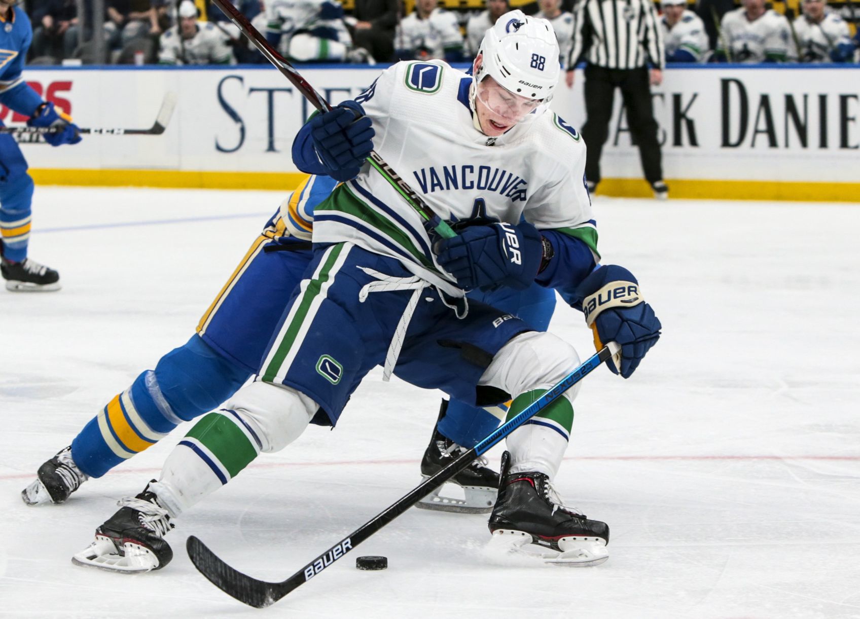 St. Louis Blues end it against the Canucks